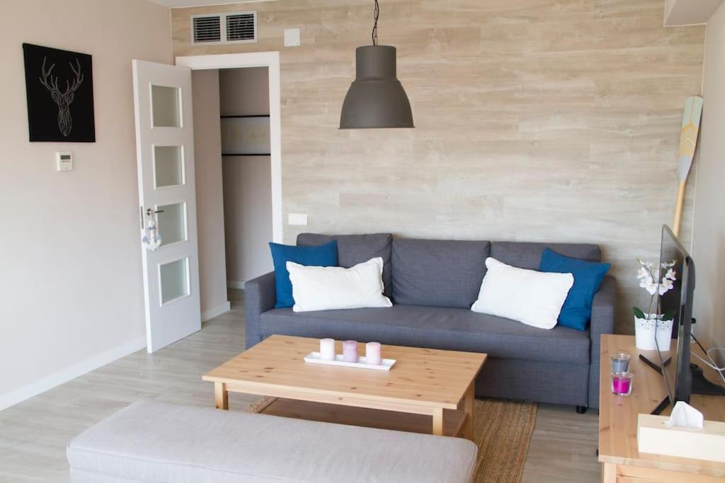 Lloret De Mar - Beachside Apartment - Free Parking - Limited Size Car Esterno foto