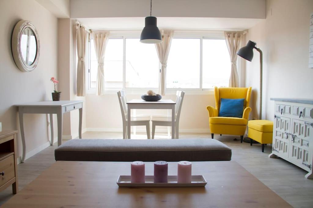 Lloret De Mar - Beachside Apartment - Free Parking - Limited Size Car Esterno foto