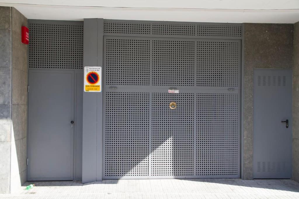 Lloret De Mar - Beachside Apartment - Free Parking - Limited Size Car Esterno foto